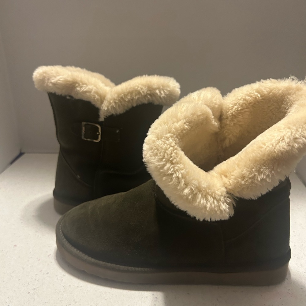 Cozy Style & Co. Shearling-Lined Boots - Picture 7 of 10